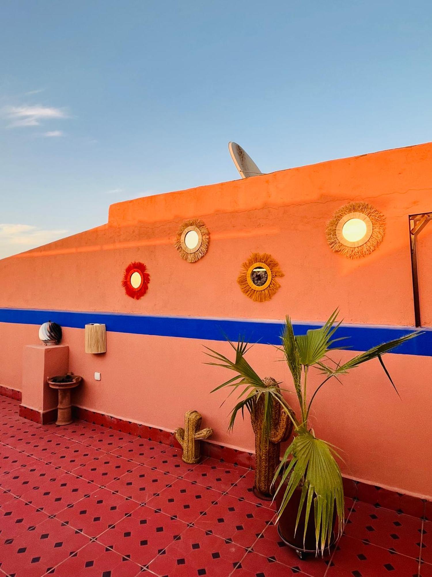 Apartment With Ac, Patio And Rooftop Appartement Climatise Avec Patio Et Toit Terrasse Marrakesh Exterior foto